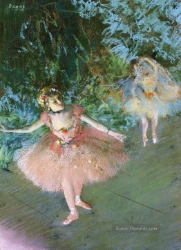 am Set 1880 Tänzer Edgar Degas Ölgemälde